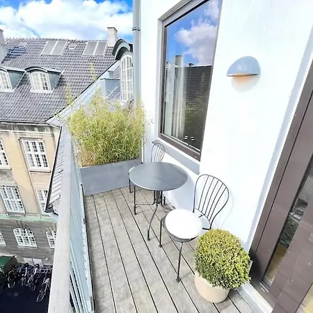 High-end Central Apt - Luxury Apartment